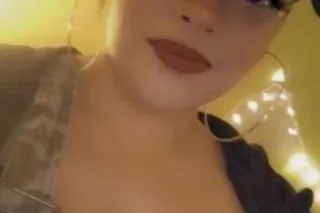 Sexy easy going Latina baby, cum have fun - Image 2